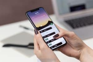 Gorilla Glass, Ceramic Shield y otros cristales: qué cambia en el uso diario
