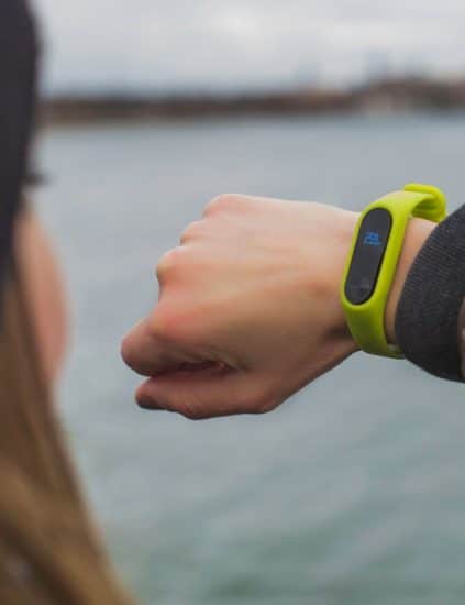 Reloj deportivo, smartwatch o pulsera de actividad: diferencias clave para elegir el dispositivo ideal
