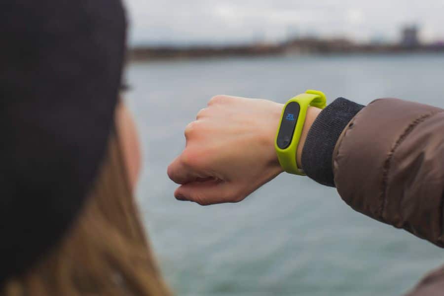 Beneficios clave de los relojes inteligentes para tu bienestar físico y mental Smartwatch con funciones avanzadas de monitoreo